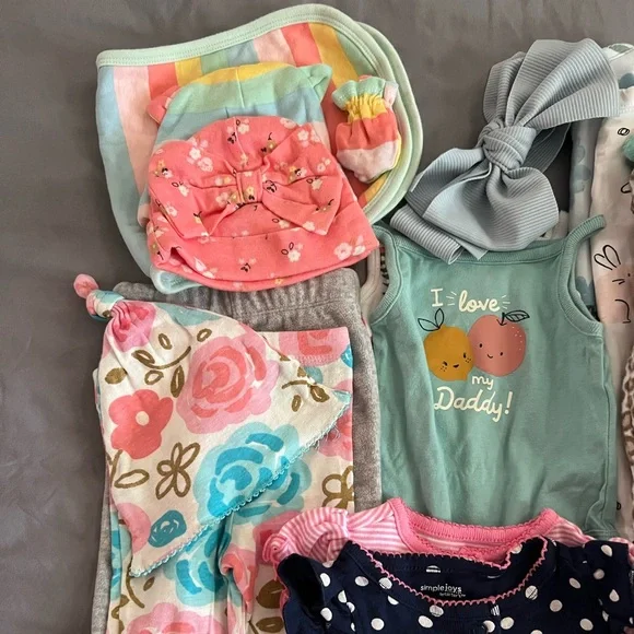 Newborn baby girl bundle - Picture 4 of 4